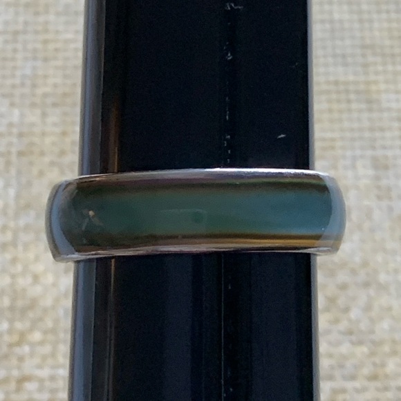 70’ Classic Mood Ring with Color-Changing Stone - Picture 7 of 8